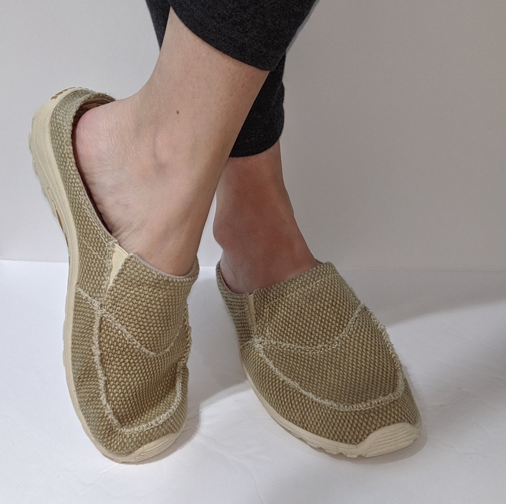 Sketchers Womens Shoes